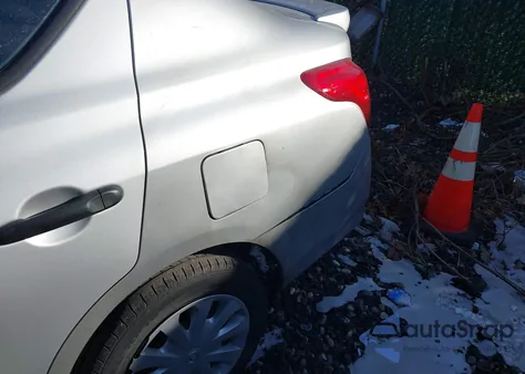 2019 Nissan Versa 1.6 S+ z USA, uszkodzony, nr VIN 3N1CN7AP3KL825963